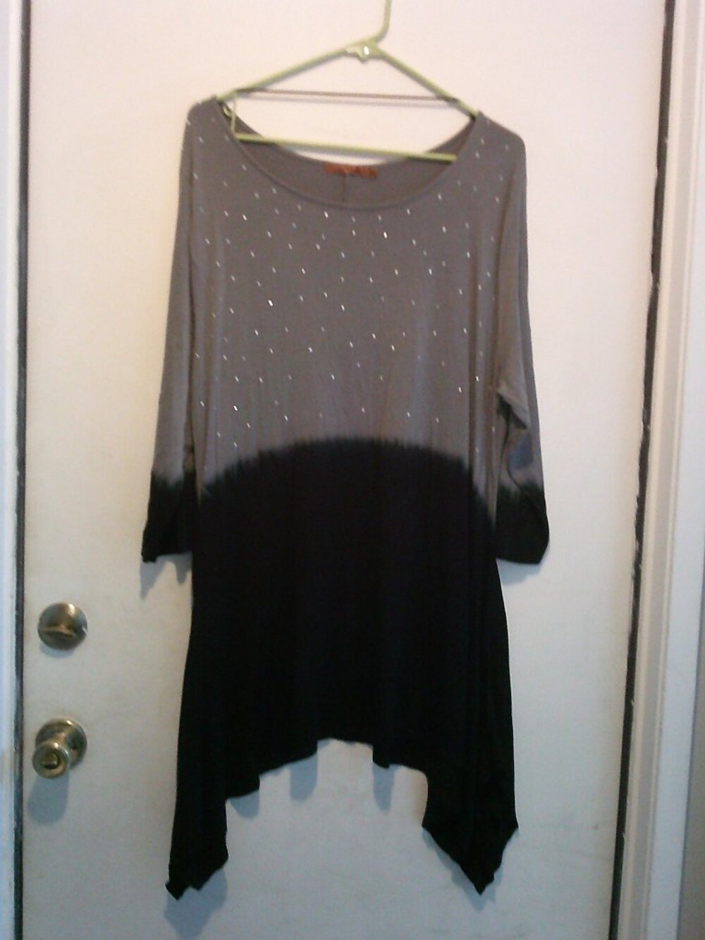 Belldini Women Size 2X Black/Gray Blouse Top Half Sequined (157)